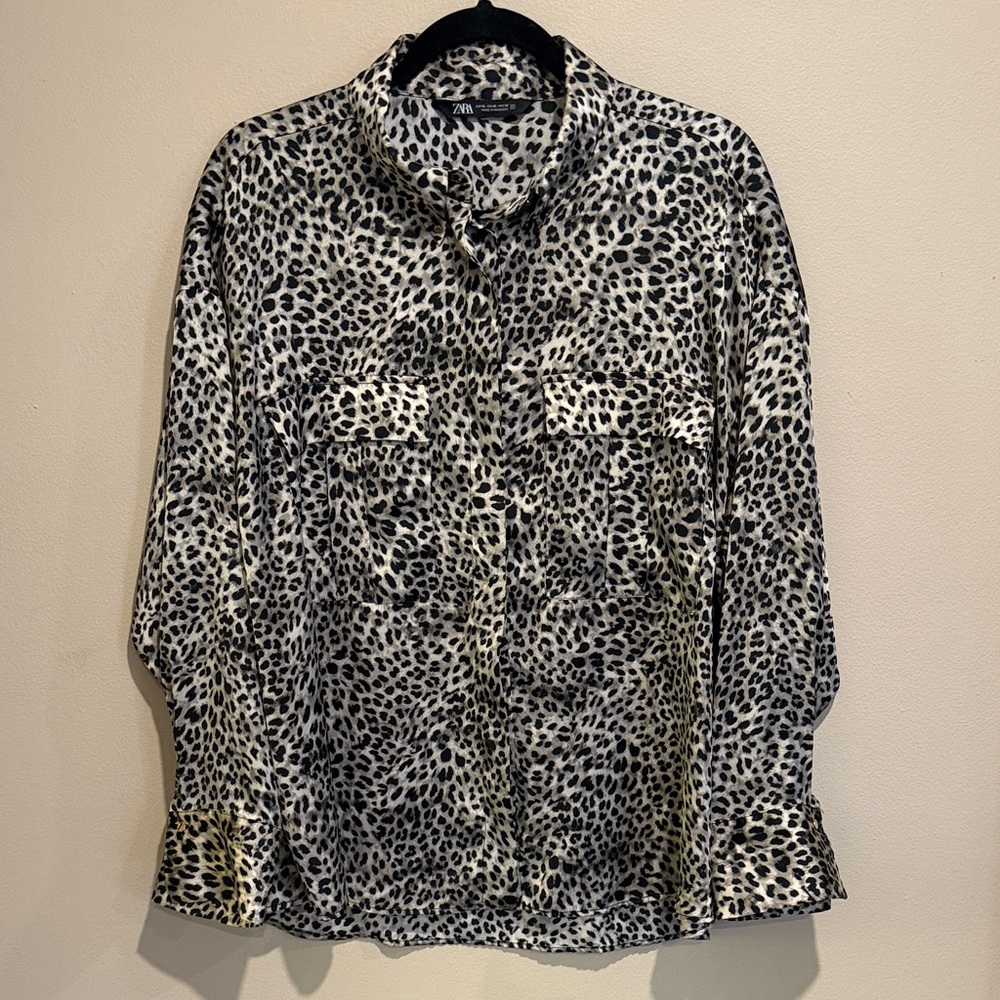 Zara Black and White Animal Print Stylish Elegant Chic button blouse Mob Wife